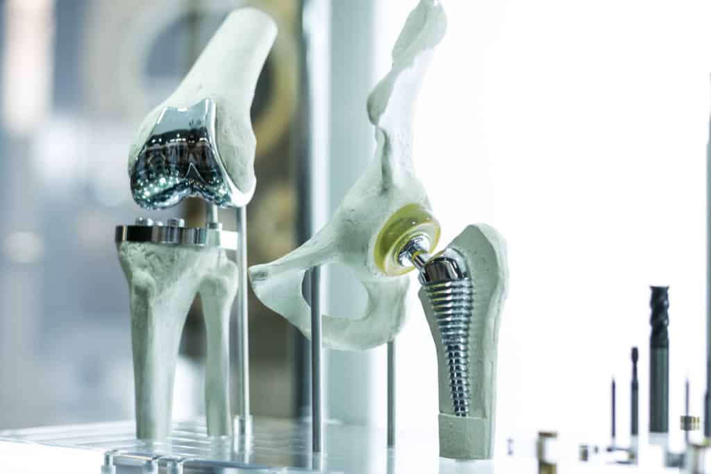 ultrasonic washers used to clean knee hip implants