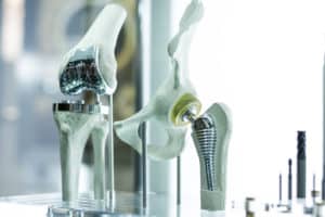 ultrasonic washers used to clean knee hip implants