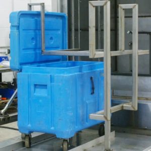 Vat bin washer to clean large bins