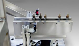 Spline shaft vibratory feeder on small conveyor washer
